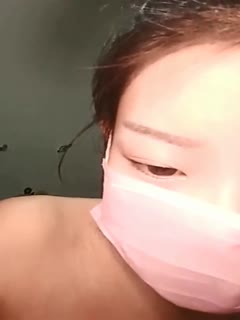 宅男女神么么哒不知道被哪个鸡巴把肚子搞大了,挺着个大肚子和狼友互动