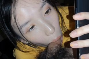 高颜值清纯美女与大学男友性爱生活自拍流出!